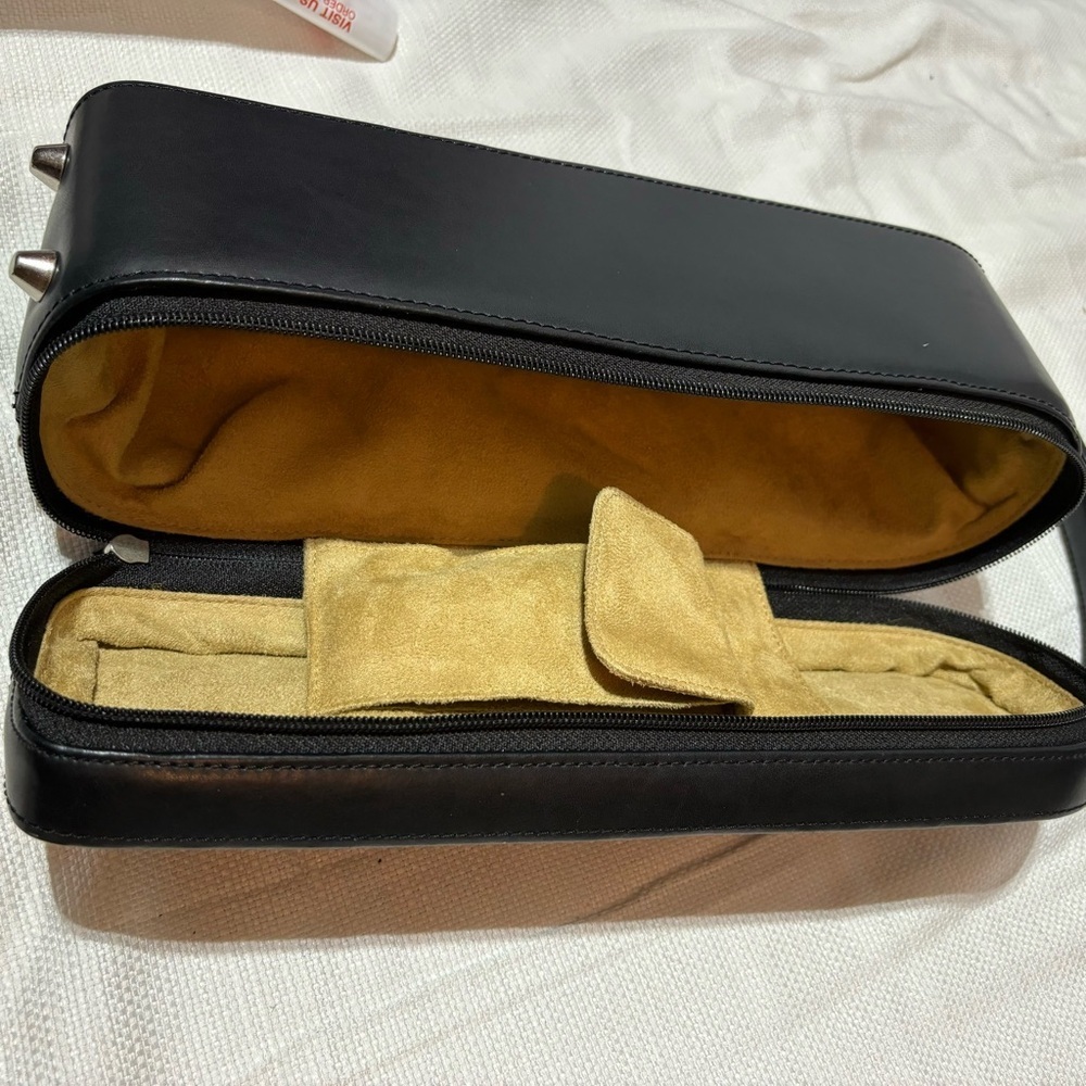 Leeman Designs New York Travel Single Wine Case Black With Box Zipper Closure